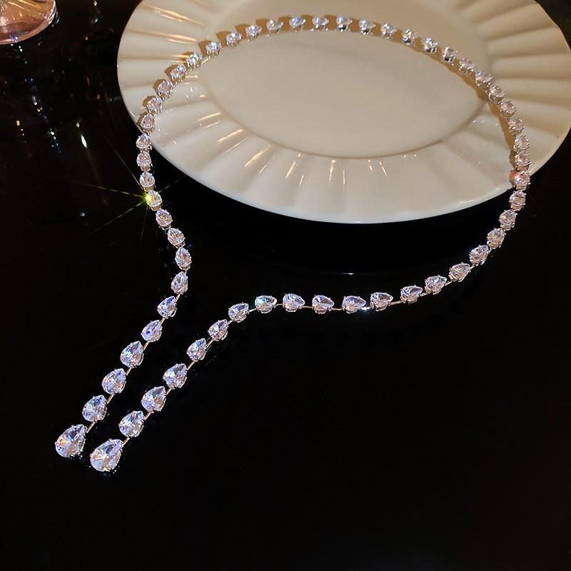 French Inlaid Diamond Pearl Flower Necklace: Elegant Light Luxury, Versatile Clavicle Chain, High-End Jewelry