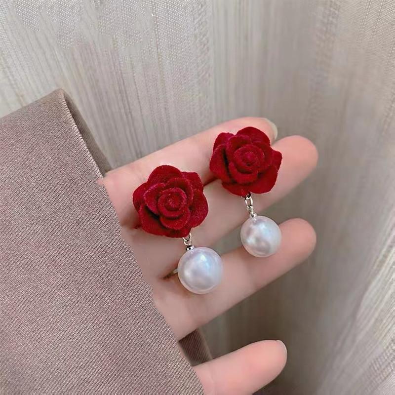 Retro light luxury pearl flower fashion earrings femininity high sense atmosphere stud earrings versatile personality earrings