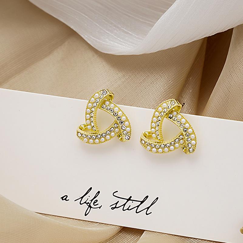Simple Geometric Pearl Stud Earrings Exquisite Commuter Superior Earrings Earrings