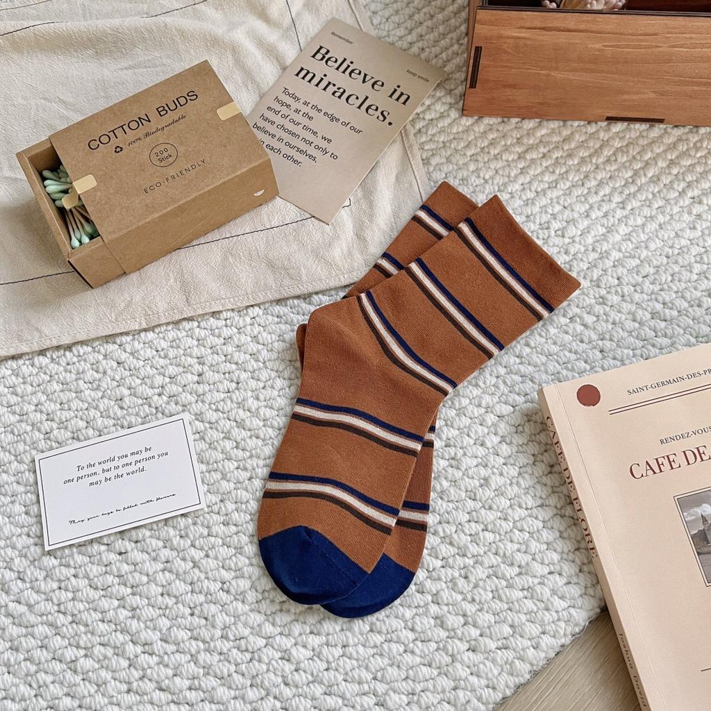 Herbst und Winter Miu Stil Gestreifte Mittellange Socken Kinder Leichter Luxus Retro Stapelsocken College Stil Literarische Baumwollsocken