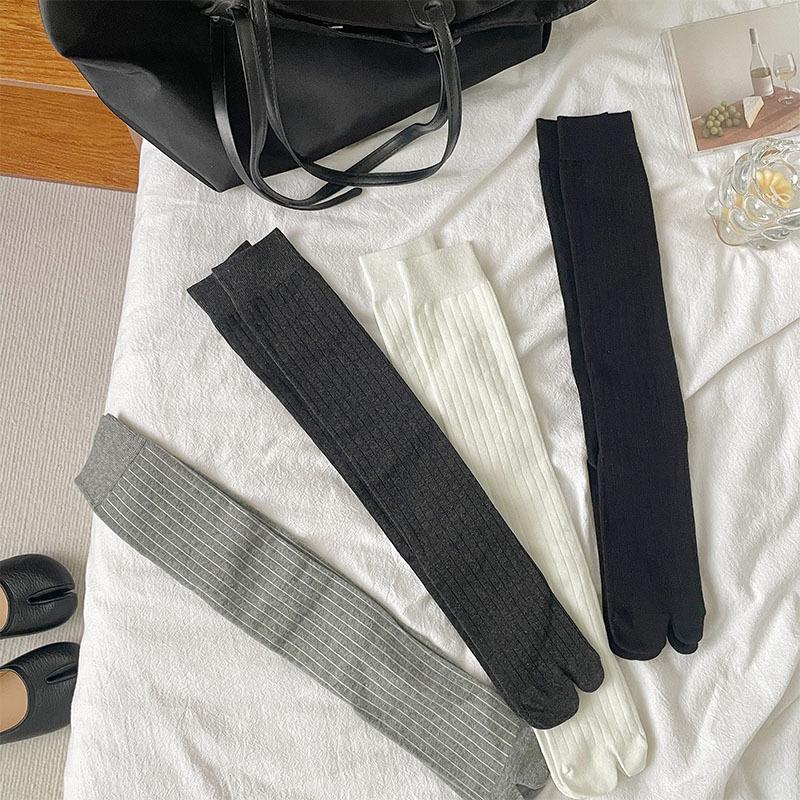 Cotton Split Toe Socks Two Toe Mid-Calf Socks Calf Socks Autumn Winter Vertical Strips Japanese Tabi Socks Clogs Socks