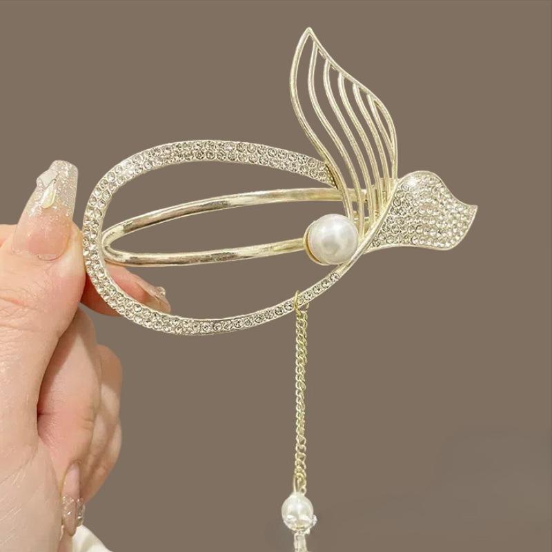 1Pc Light Luxury Versatile Elegant Fishtail Twist Clip, Sophisticated Tassel, Metal Back Hair Updo, Hair Accessory for Women