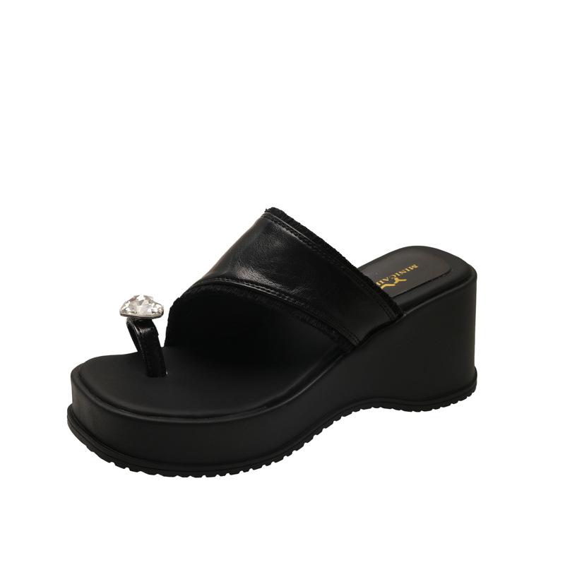 

Silver platform slippers women s fashion design sense summer 2025 new small rhinestone cover toe sandals 40