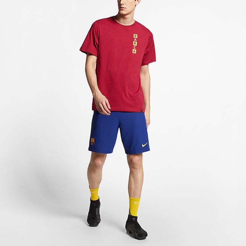 Nike Tricou din bumbac cu decolteu rotund cu imprimeu cu litere elementare FC Barcelona Bărbați Topuri Roșu Nobil AQ7515-620
