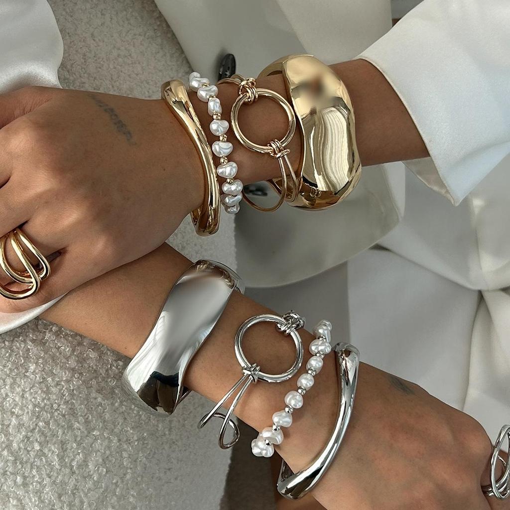 Enkelt Geometri Legeringsarmbåndsett Uregelmessig Linje Blank Fjærarmbånd Mote Pendler Fest Passer for Kvinner