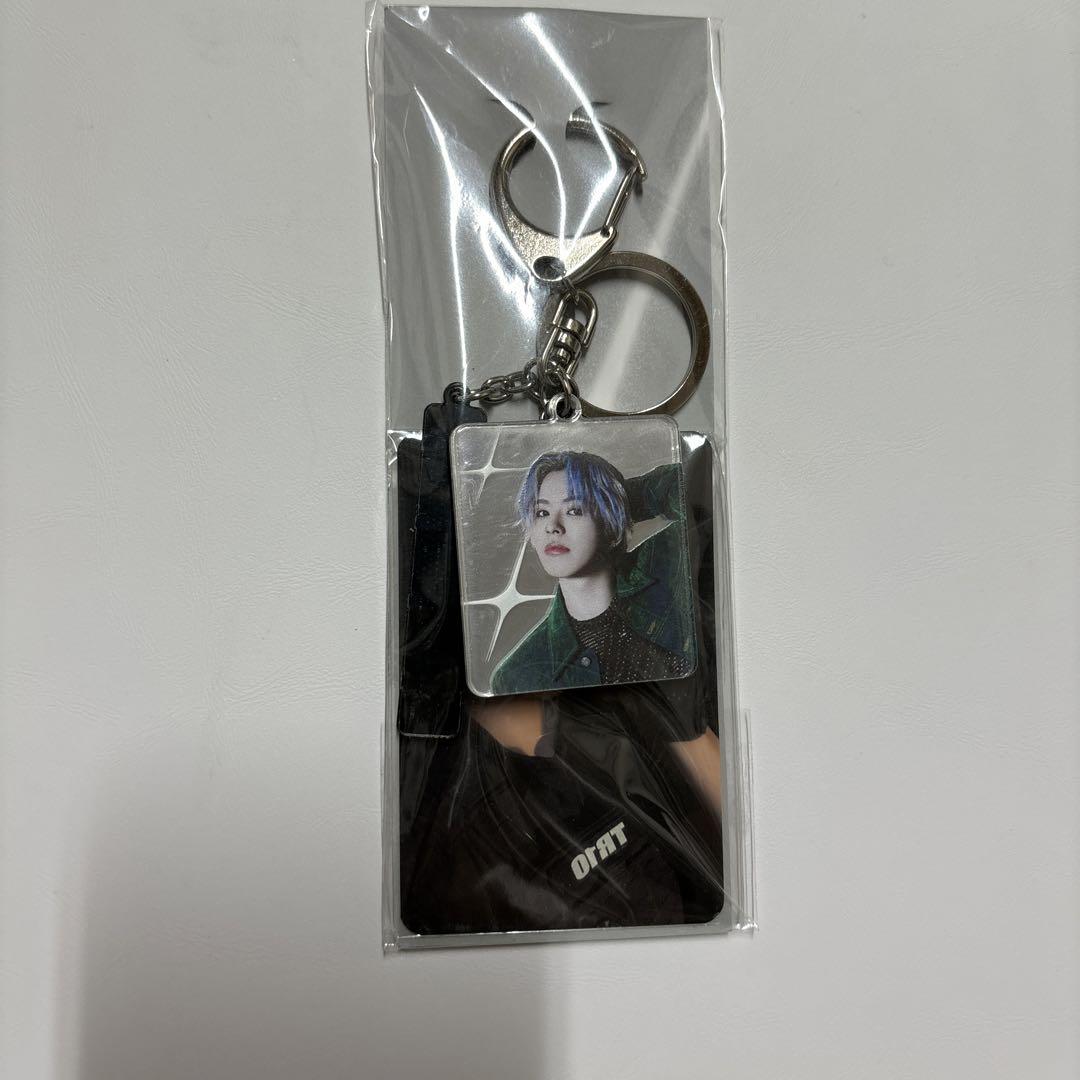 

[ИСПОЛЬЗОВАННЫЙ] TREASURE REBOOT Soulcon Mirror Photo Key Ring Jaehyuk
