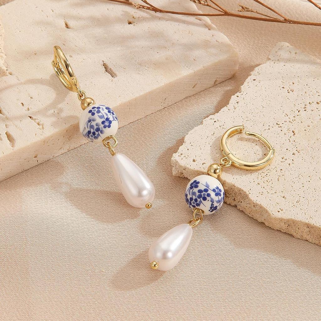 Spring/Summer 2025 Teardrop Pearl Porcelain Earrings - Elegant Retro Blue & White Beaded Style