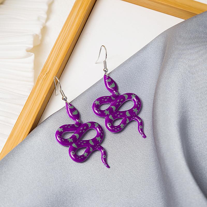 Wind Cartoon Wrapped Snake Earrings, High-End Retro Dark Earrings, Women S Fashion Versatile Ear Jewelry