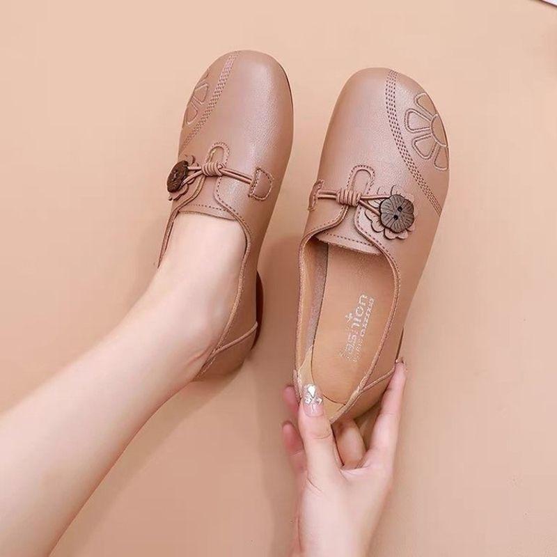 

Retro spring and autumn mother shoes middle-aged and elderly single shoes flat and comfortable middle-aged women s shoes large size soft sole non-sli 40