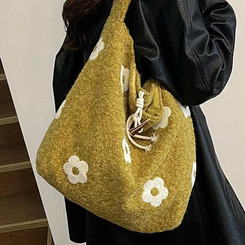 Plush Flower Embroidered Tote Bag Women's Winter New Sweet Niche Shoulder Bag Large Capacity Bag