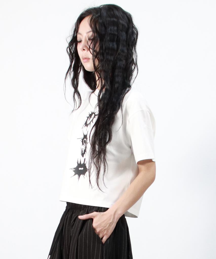 Deumakeu Eerie Graphic Crop Short Sleeve Tee White