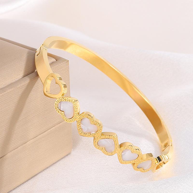 Hollow Love Shell Women's Fashionable and Versatile Heart-to-heart Bracelet