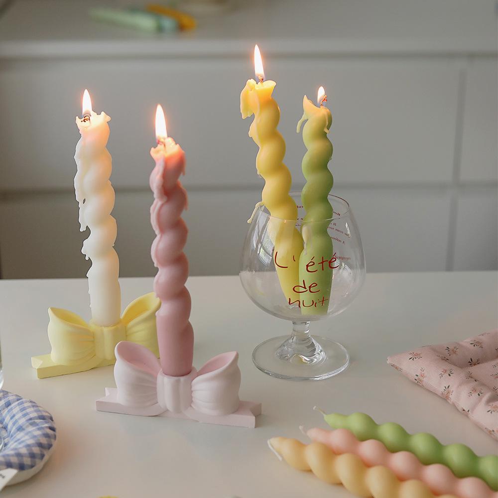 Twisted Spiral Scented Gift Candle: Handmade Aromatherapy with Long Rod Design.