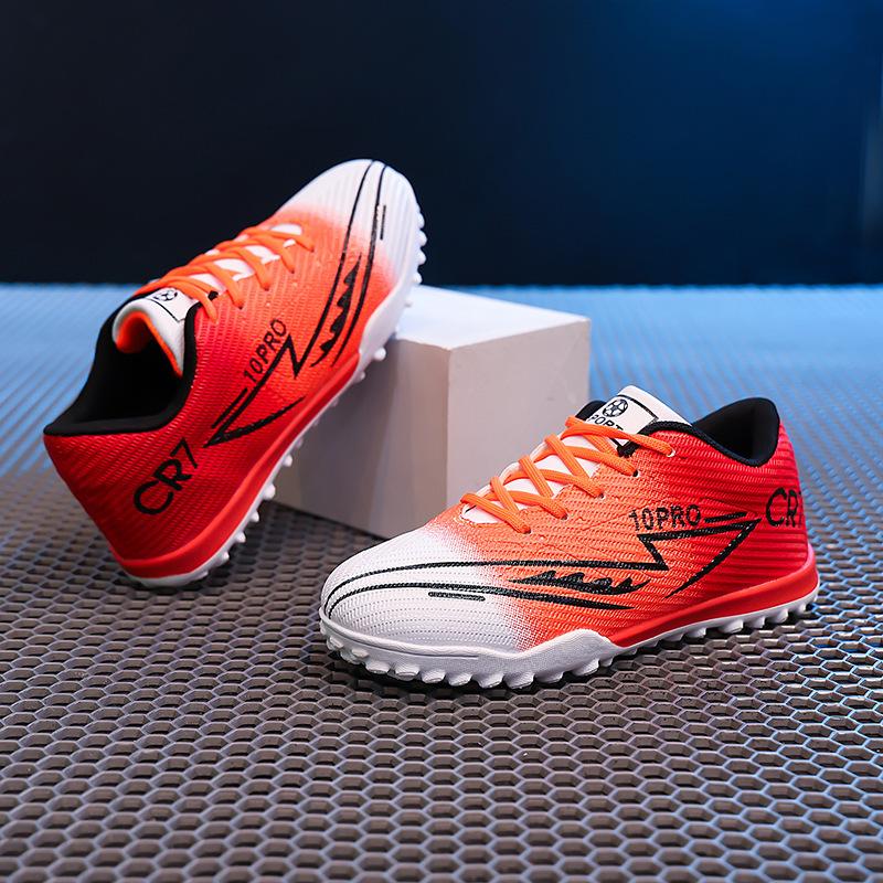 New men's and women's broken nails and laces, leather football shoes, youth training shoes, student long nails, sports shoes size 31