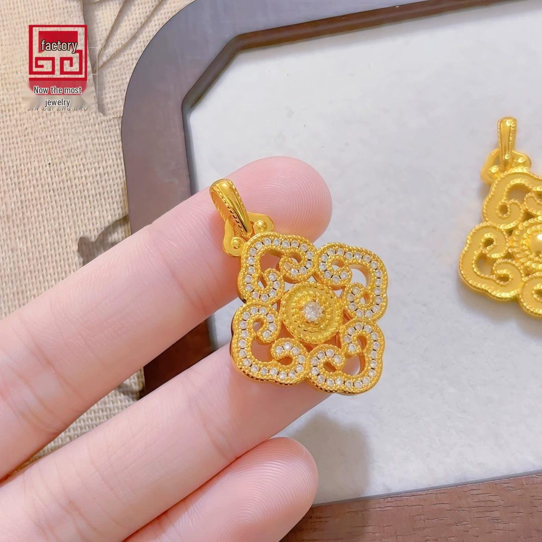 

Chinese-Style Dazzling Yellow Diamond Four-Leaf Clover Necklace with Hollow Ruyi Pendant