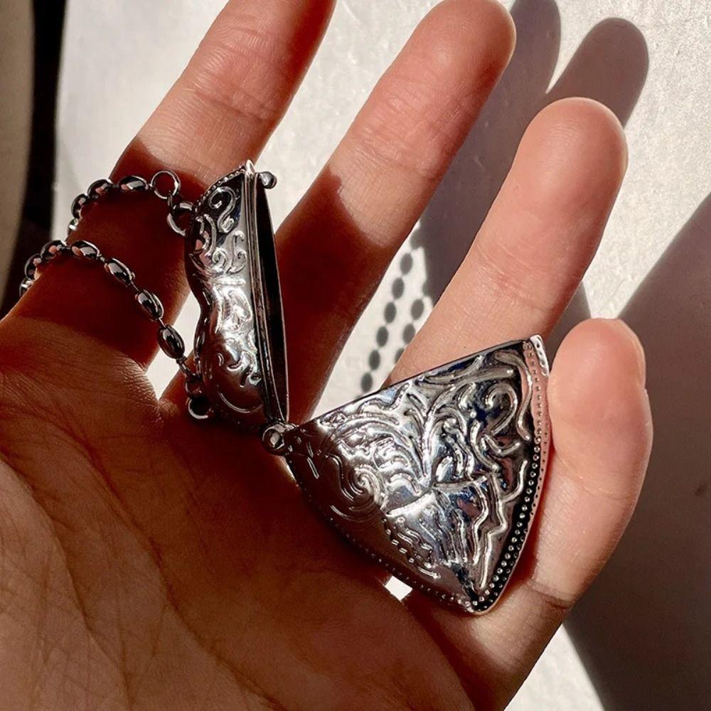 Openable Heart Locket Necklace Photo Pendant Photo Box Pendant Carved Heart Necklace Women Girls