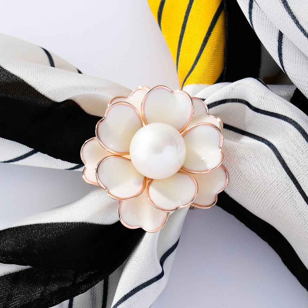 Senior Brooches Flower Leaf Brooch Pins for Women Suit Pendant  Fashion Brooches Jewelry