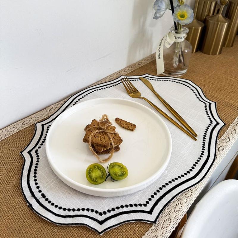 French Lace Table Place Mat Vintage Embroidered Fabric Placemat Imitation Cotton Linen Decorative Table Mat Napkins Washable