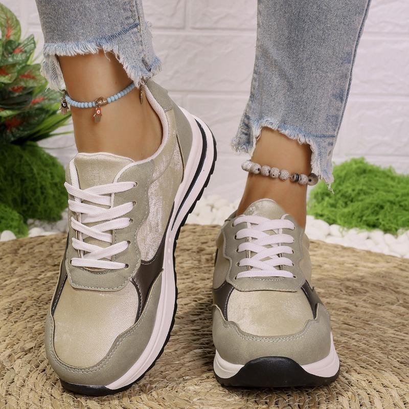Large size slope heel platform sports and leisure shoes women's new fashion splicing four-season single shoes