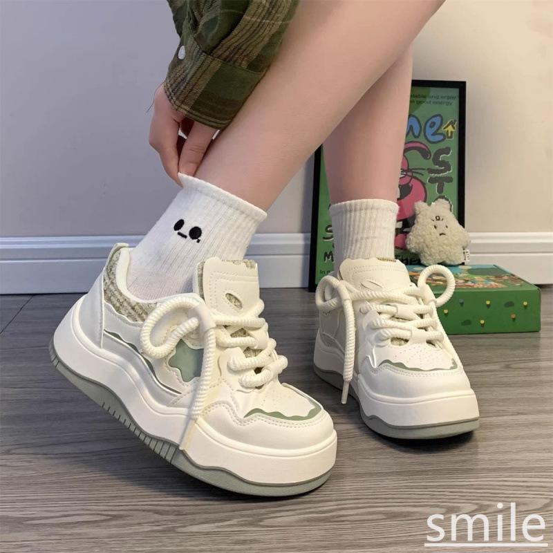 Thick-soled little white shoes female students spring 2025 new sports versatile niche design casual board shoes foreign trade batch