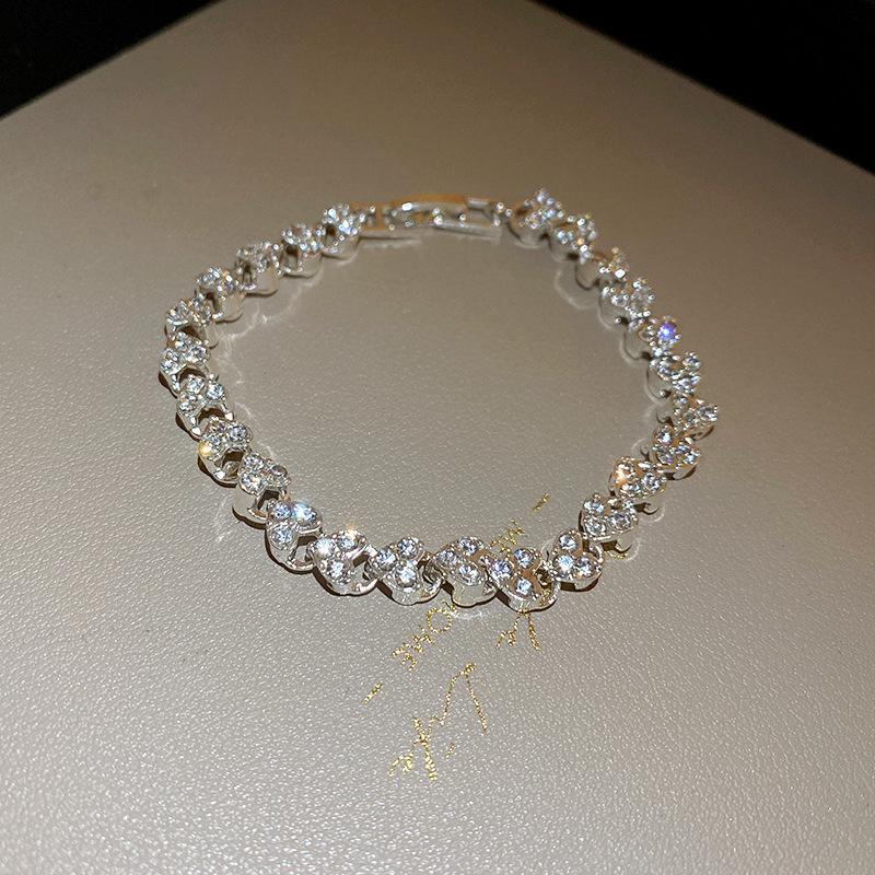 Gold-Plated Zircon Mother-of-Pearl Floral Bracelet: Elegant Luxury Design Jewelry
