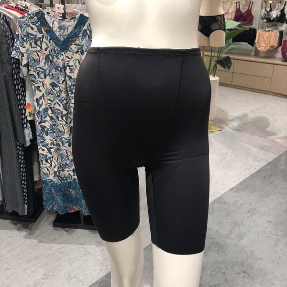 Wacoal Square Hip Pad Girdle For Natural Buttock Volume Wgr2330t