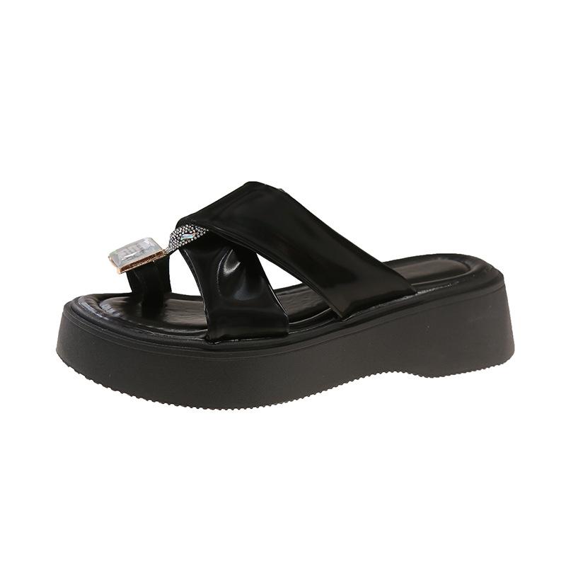 Niche set of toe slippers for women's summer outer wear thick-soled versatile non-slip skirt seaside vacation beach sandals