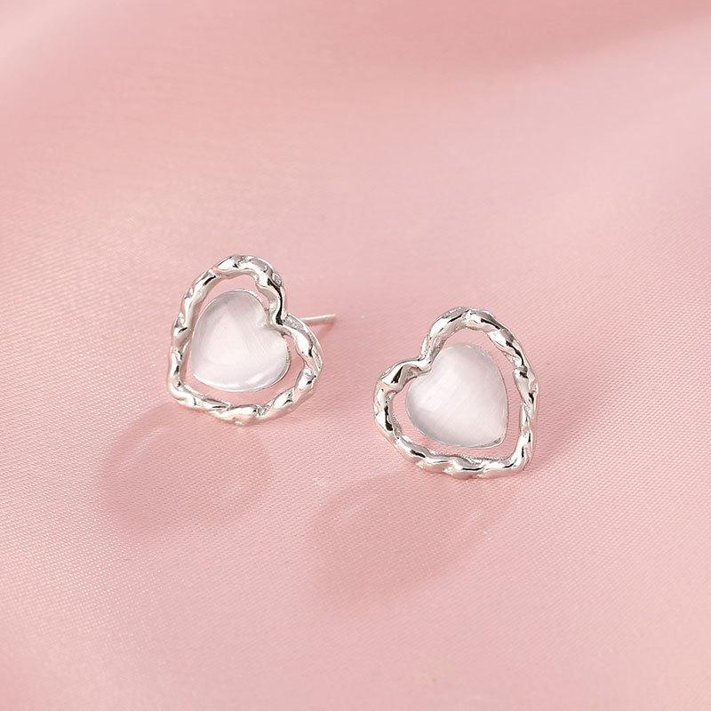 White Moonlight Love Cat Eye Stone Earrings for Women with Niche Design High-end Cold Style Earrings