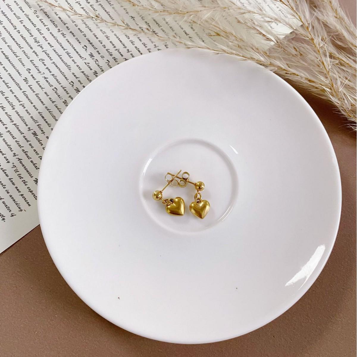 

Elegant Korean Style Peach Heart Dangle Stud Earrings for Women - Fashionable and Sweet золотой