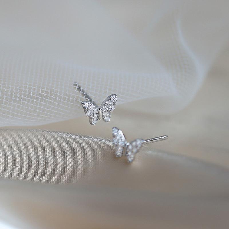 Japanese and Korean Forest-style Exquisite Small Butterfly Earrings, Fashionable and Sweet Everyday Style Stud Earrings, Trendy