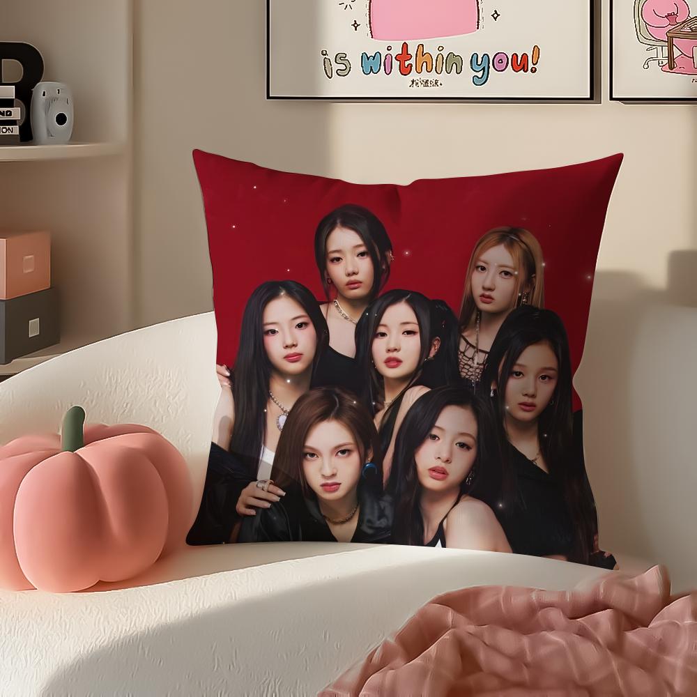 Stilvolle Kpop Girlgroup BBabymonster Kissenbezug Kissenhülle Kurzer Plüsch Verdeckter Reißverschluss Zimmer Sofa Kissenbezug