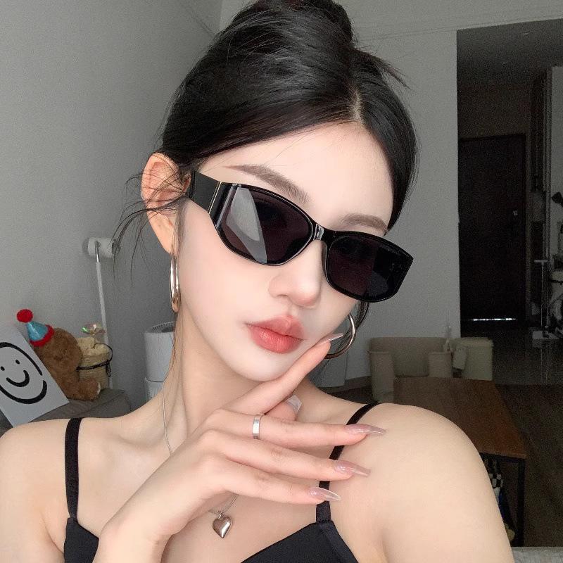 Retro Cat Eye Sunglasses: High-End Curved Design, UV Protection for Square & Round Faces