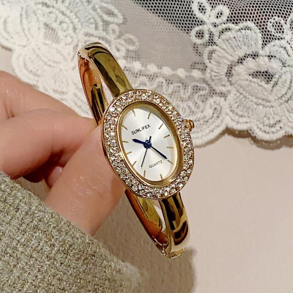 Strass Ovales Zifferblatt Armbanduhr für Damen Quarz Armbanduhr Elegante Damenuhr Damenuhren Saati Relojes