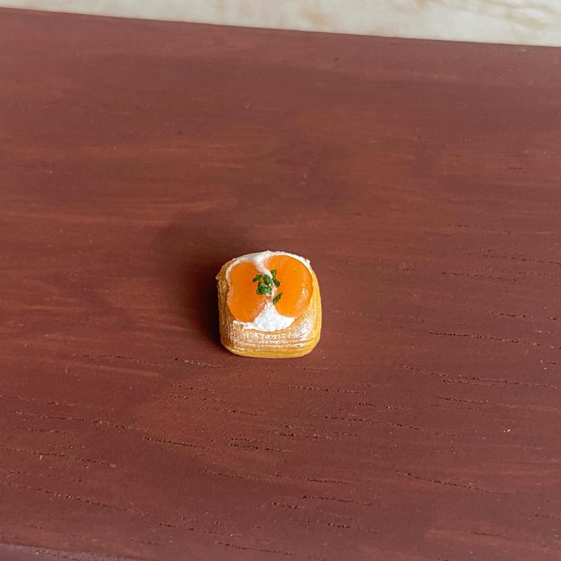 Mini Cute Simulation Cake Model Toy For Doll Accessories Kids Gift 1Pcs Miniature Dollhouse Food Fruit Square Tower