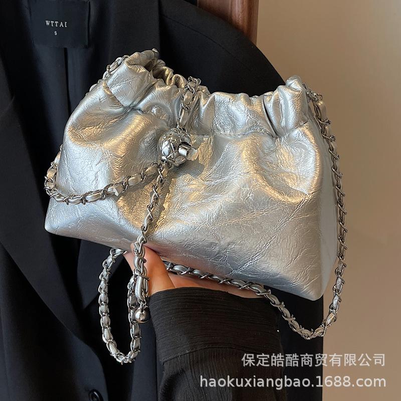 Korean fashion large-capacity chain bag women's new 2025 summer simple bucket bag niche texture messenger bag