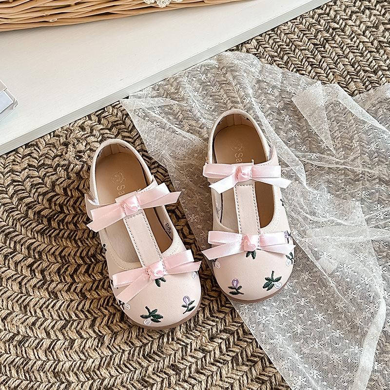 

Girls New Soft-soled Shoes for Performances - Single Shoes 23 розовый