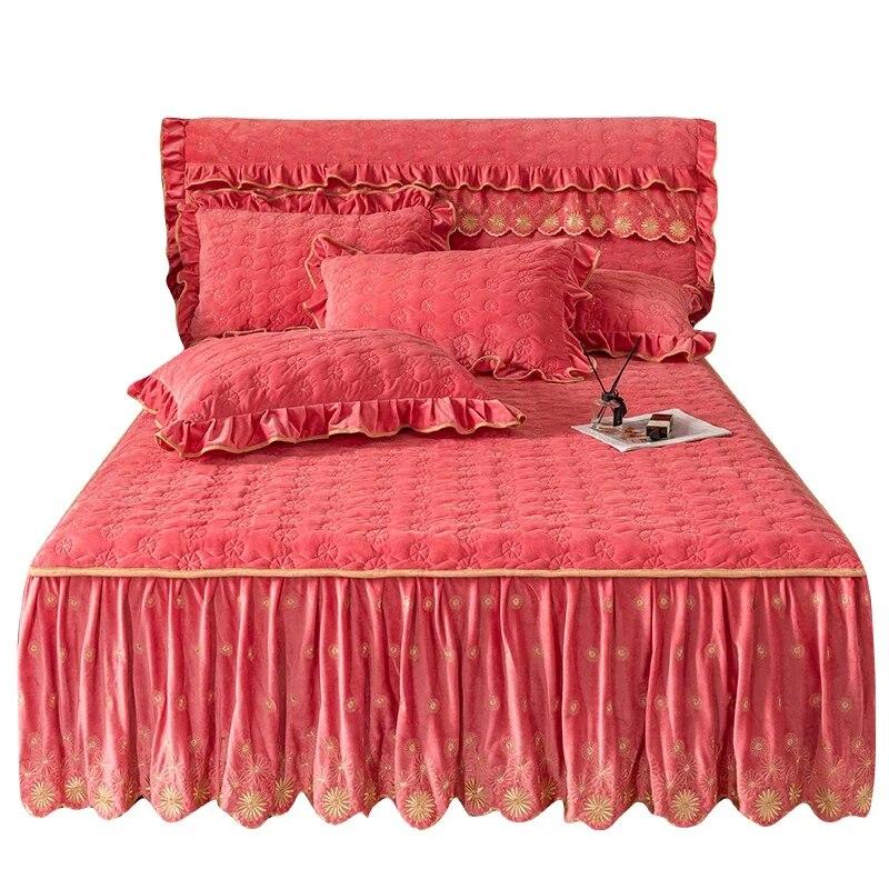 Colcha de veludo bordado Queen Size Capa de cama macia Inverno Grosso King Bed Skirt com 2 fronhas Roupa de cama para casa