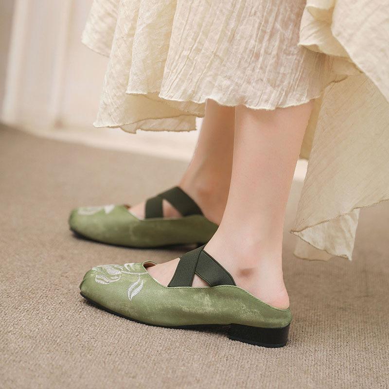 New Chinese style satin bag head slippers women's summer wear 2025 cross with ballet thick heel middle heel square head half drag