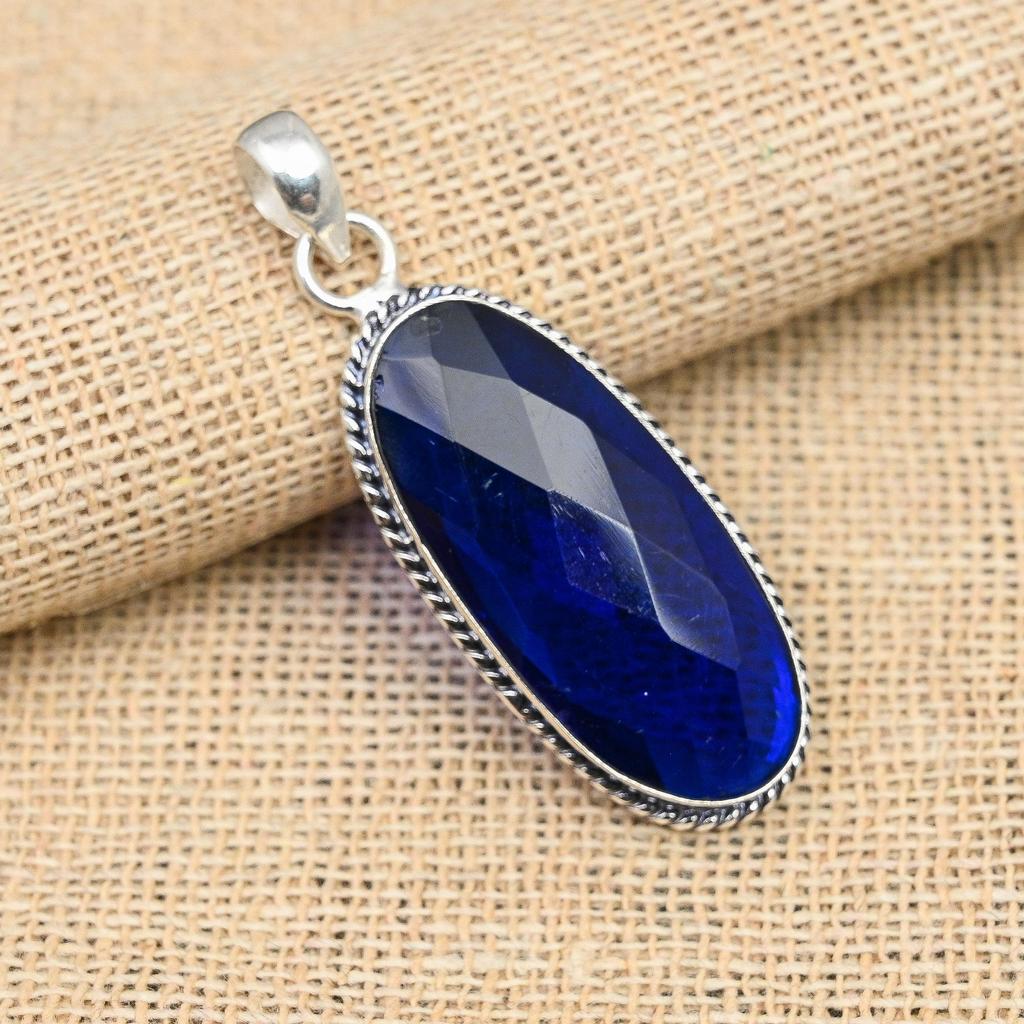Blå Safir Ädelsten Handgjord 925 Sterlingsilver Fantastiskt Smycke Hänge