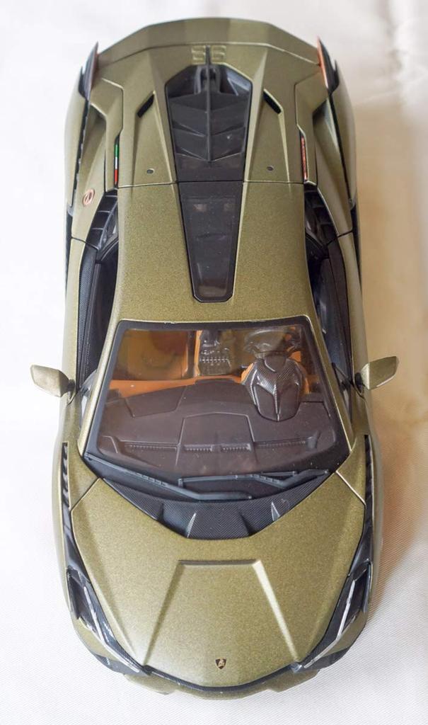 Burago 1/18 Lamborghini Sian FKP 37 Hybrid 2020