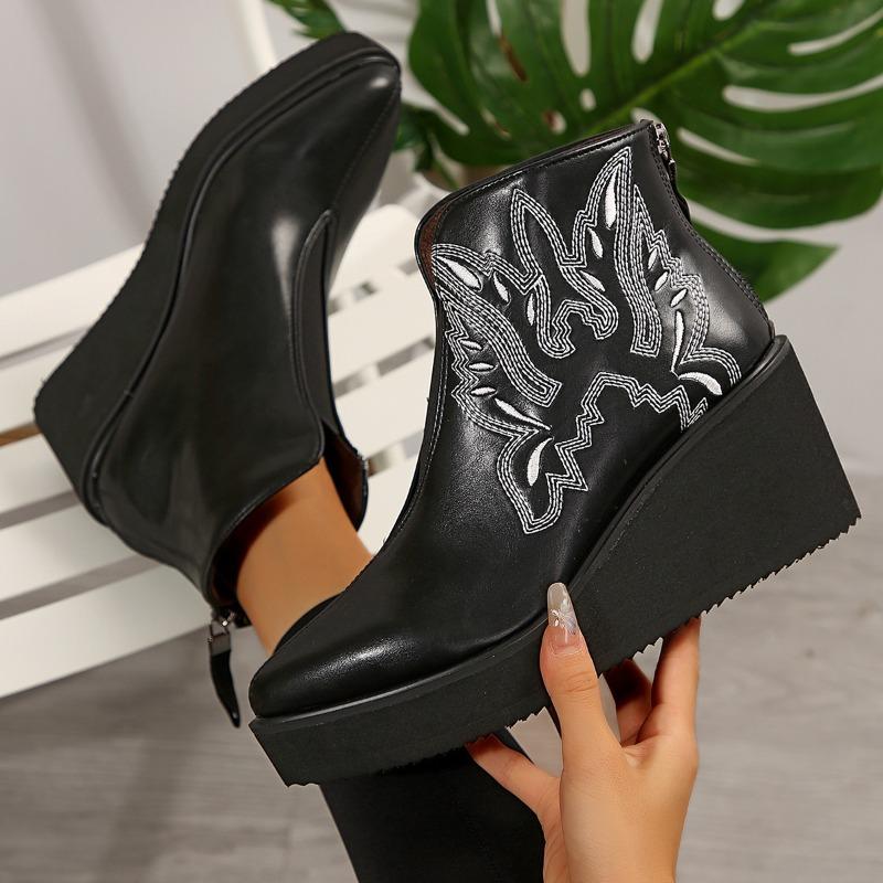 New Vintage Large-sized Women's Boots with Ethnic Style Pointed Toe, Platform Heel, Zipper and Embroidered Design, Short Boots for Women