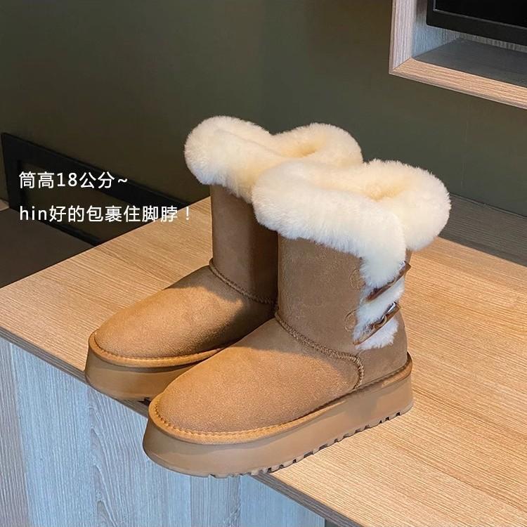 Thick-soled snow boots women's 2025 winter new fur integrated fleece thickened wool horn buckle Northeast cotton shoes