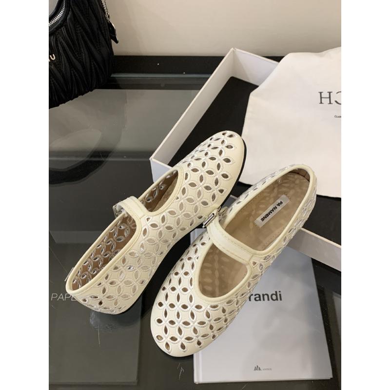 

Niche hollow Mary Jane shoes women s 2025 new one-word belt flat-bottomed retro hole shoes 40