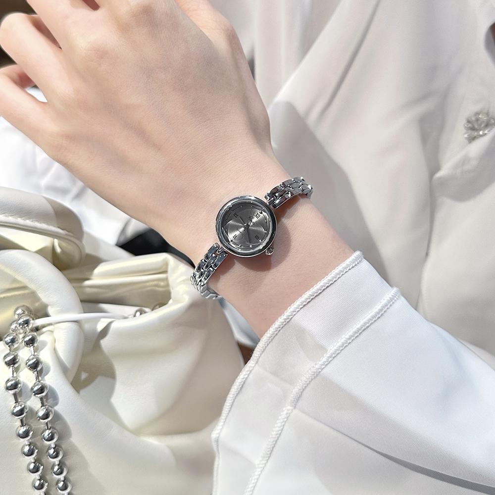Reloj Plateado Minimalista GEDI para Mujer Esfera Pequeña de Alta Calidad Relojes de Cuarzo para Dama Accesorio de Reloj de Pulsera de Moda para Uso Diario