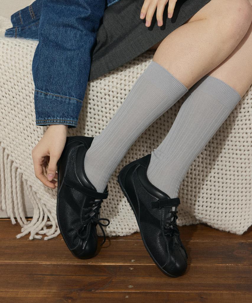 Jilbaijilseutyueoteu [Liv] Thin Silk Yarn Socks - 3 Colors