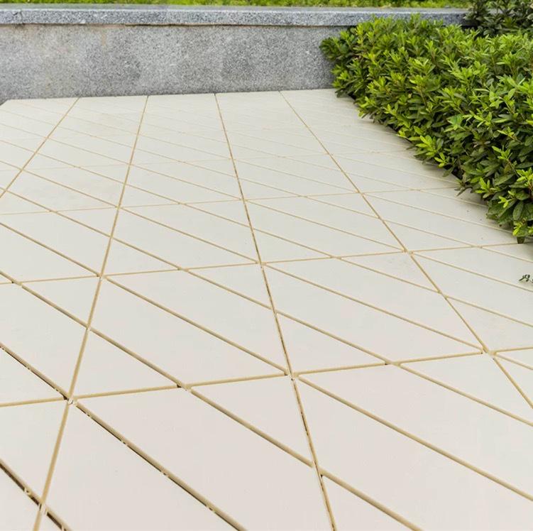 Outdoor Plastic Wood Decking for Garden, Terrace, or Rooftop Transformation