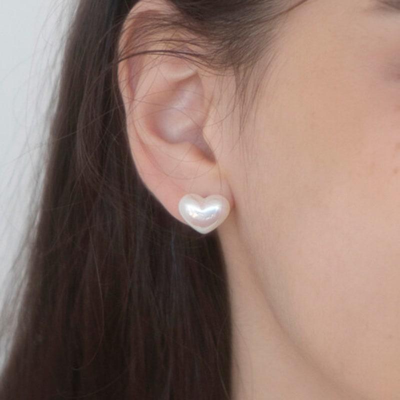 FANTASTIC PLANET cloud heart pearl earrings Small