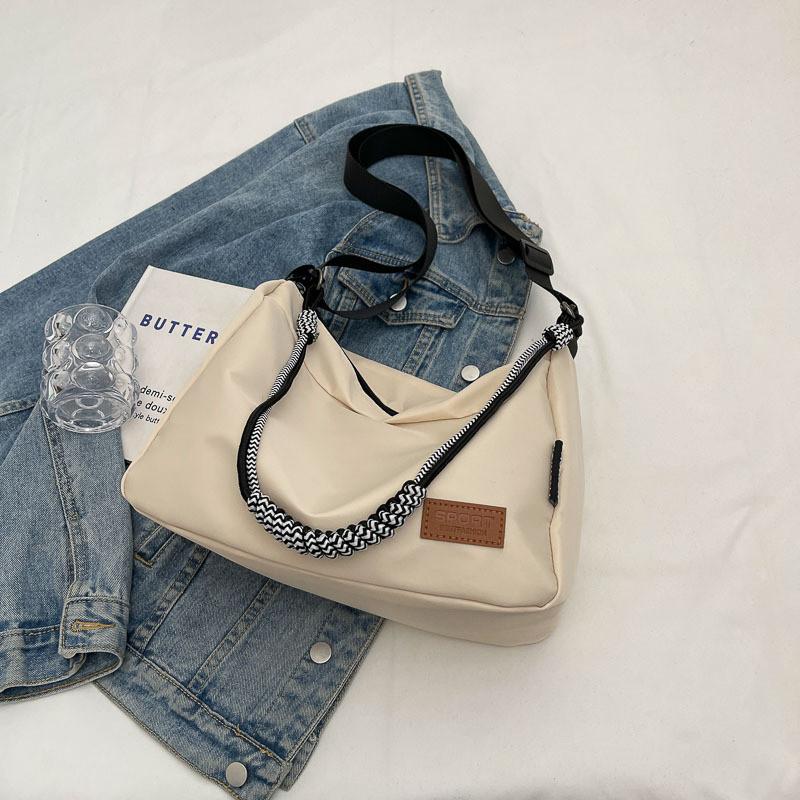 Chic Casual Womens Tote Bag Fashionable Canvas Shoulder Bag With Zipper Closure кремовый