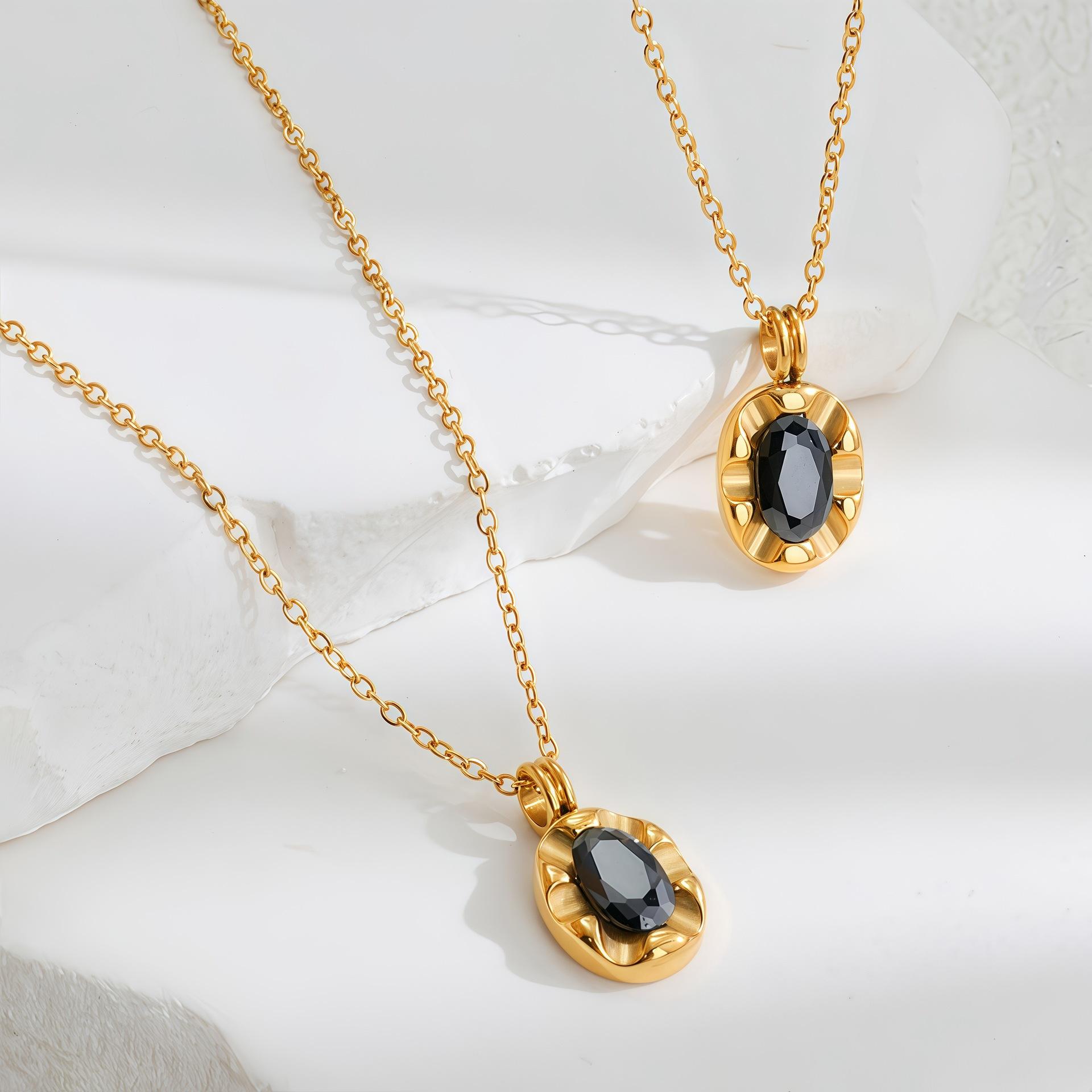 French Retro Engraved Black Agate Necklace Gentle Light Luxury Titanium Steel Necklace Does Not Fade Women S