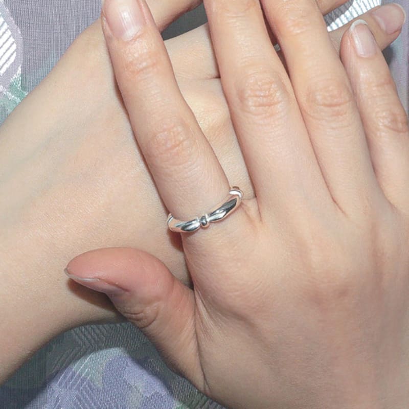 LOASI ribbon tie ring